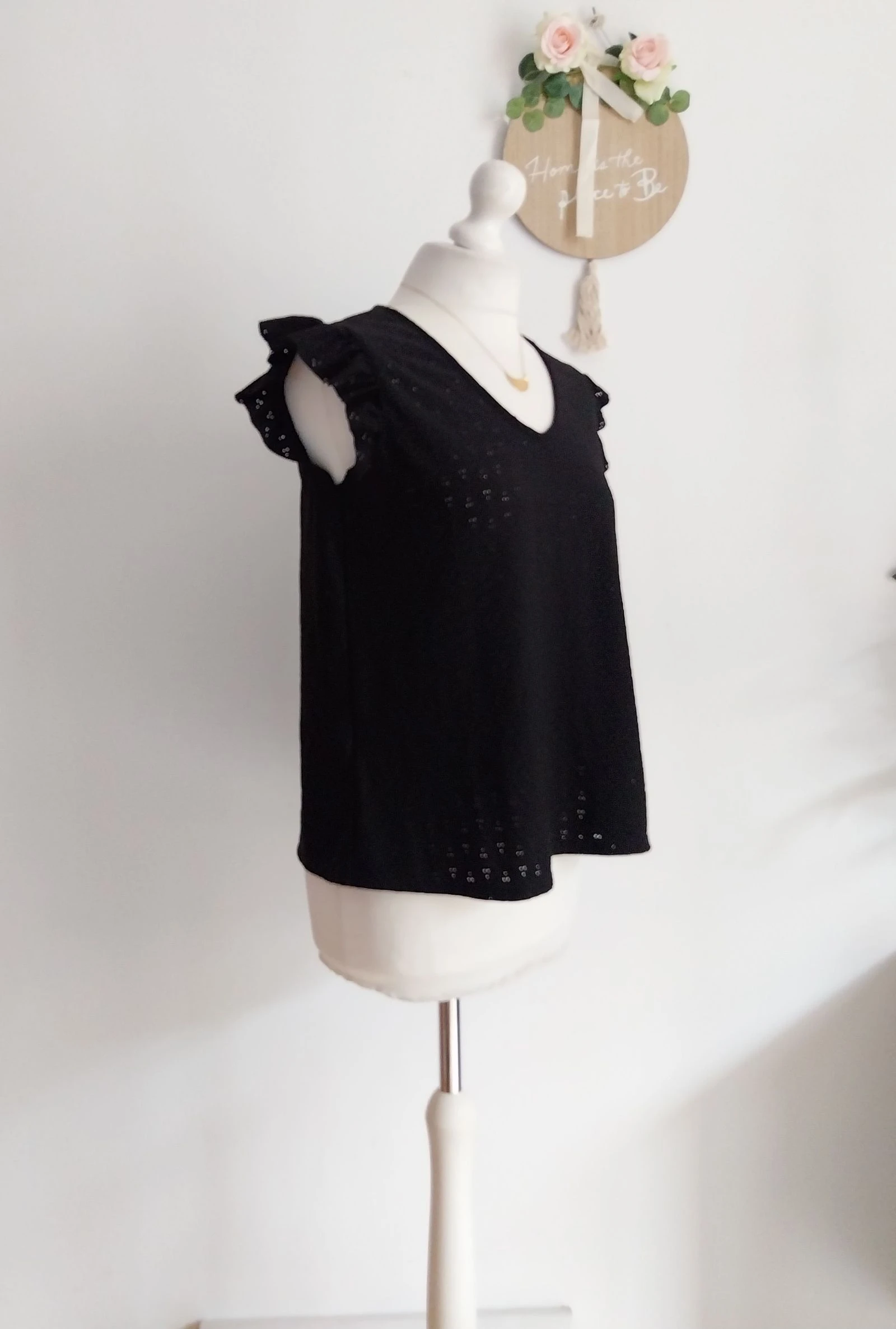 Top negro texturizado con flores agujereado Promod Talla 38 – photo 5